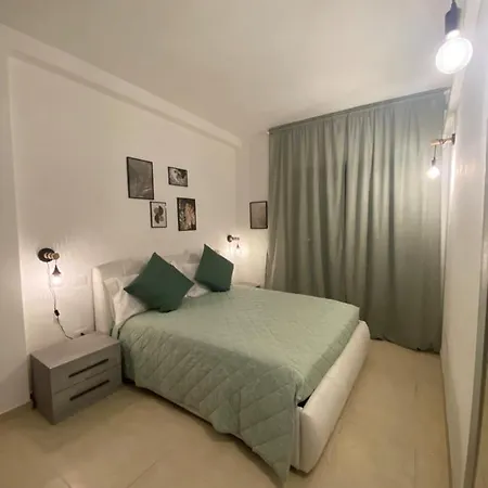 Civico 107 - With Private Parking 公寓 夸尔图-圣埃莱娜