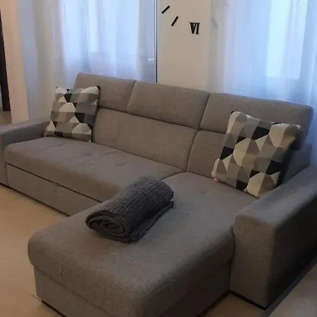 Civico 107 - With Private Parking 公寓